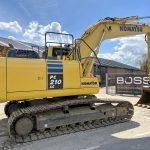 05_Komatsu PC210LC-10 BM5787_09