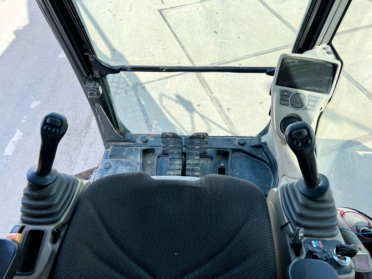 Case CX300C - Image 7