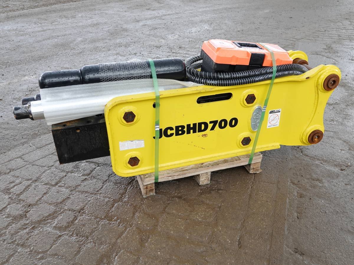 JCBHD 700