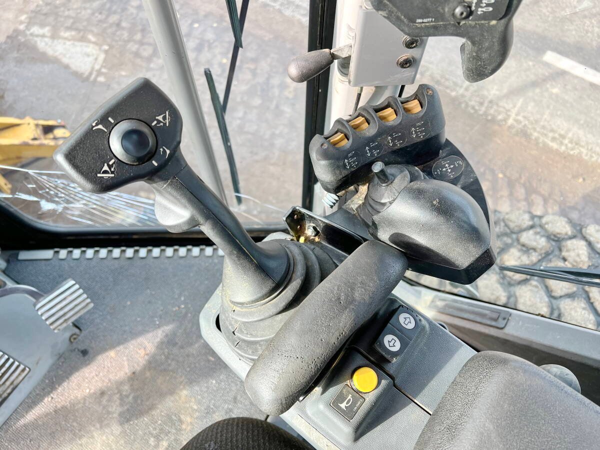 Caterpillar 140M AWD - Image 11