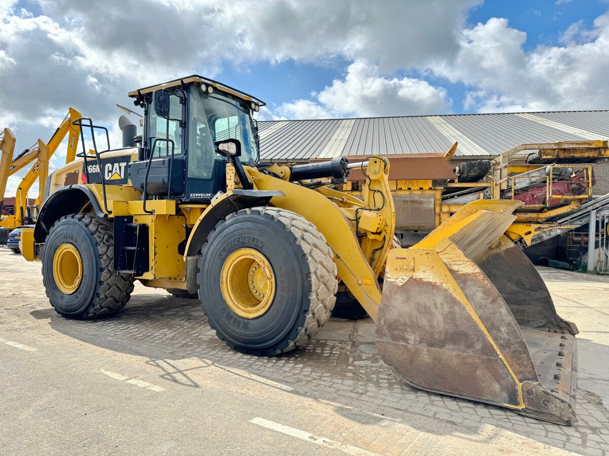 Caterpillar 966M - Image 2