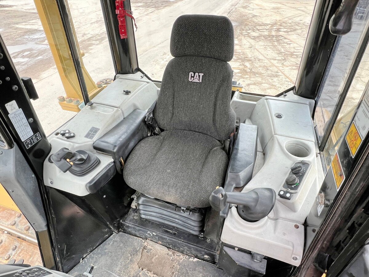 Caterpillar D6N LGP - Image 3