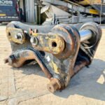 l_02_Snelwissel Caterpillar 330F_07