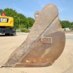 m_05_Bak Caterpillatr 330_11